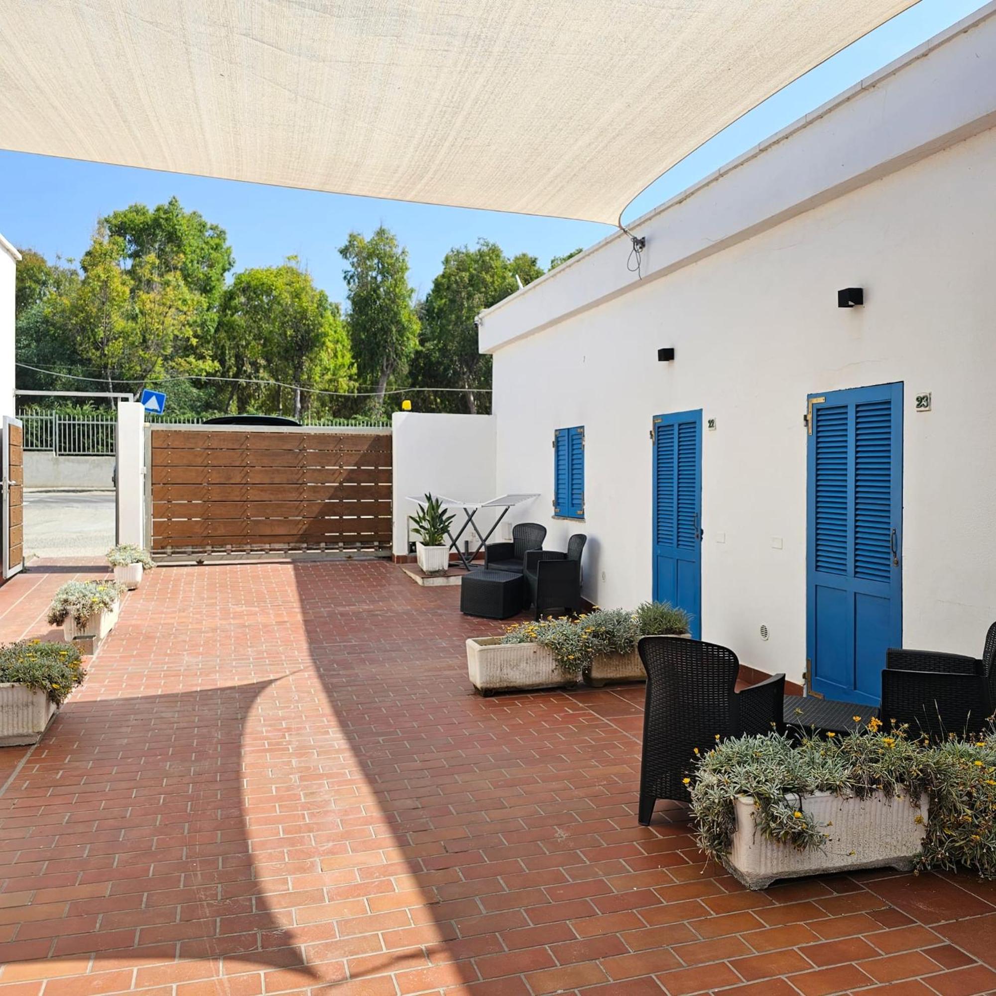 Vel Mari - On The Hotel Alguer
