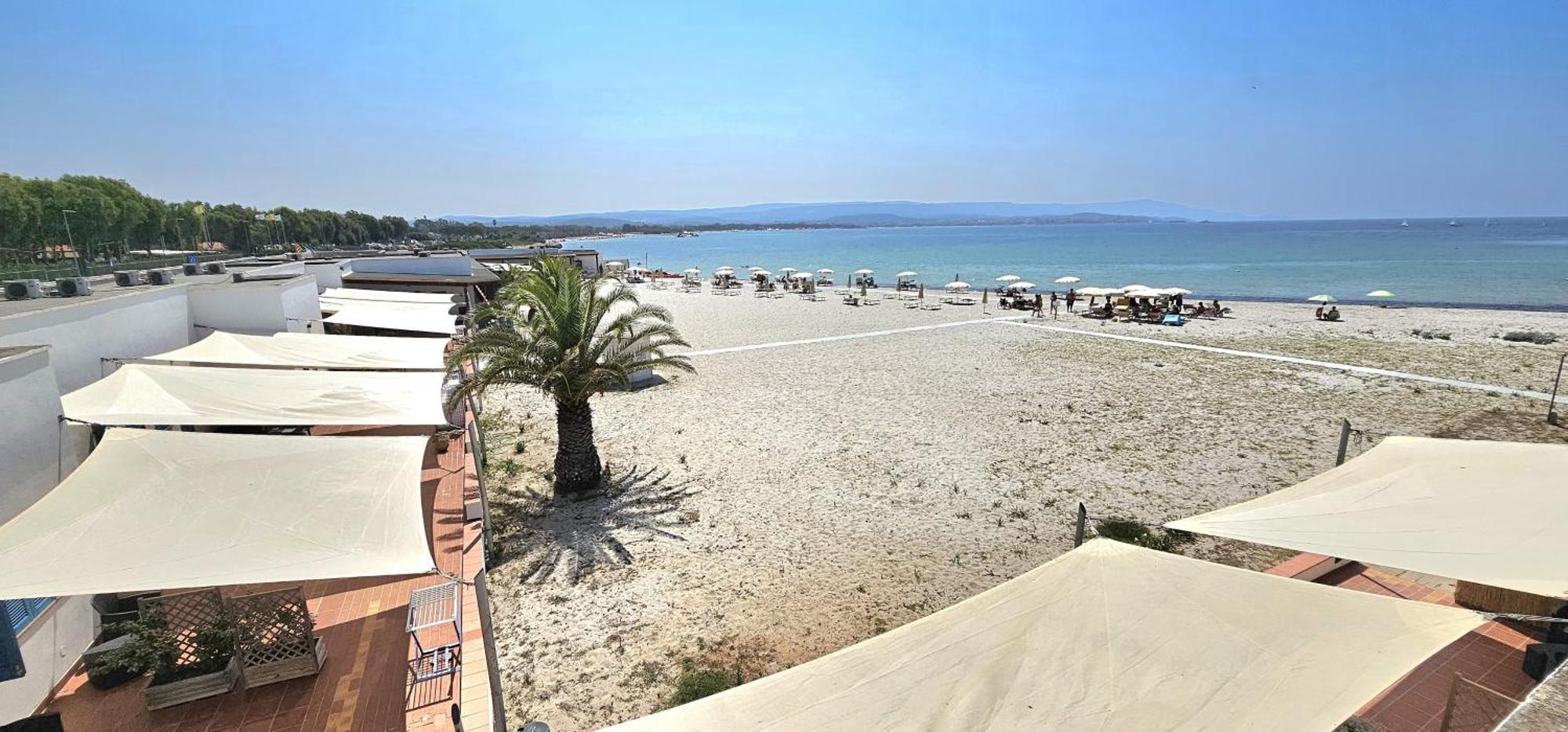 Vel Mari - On The Hotel